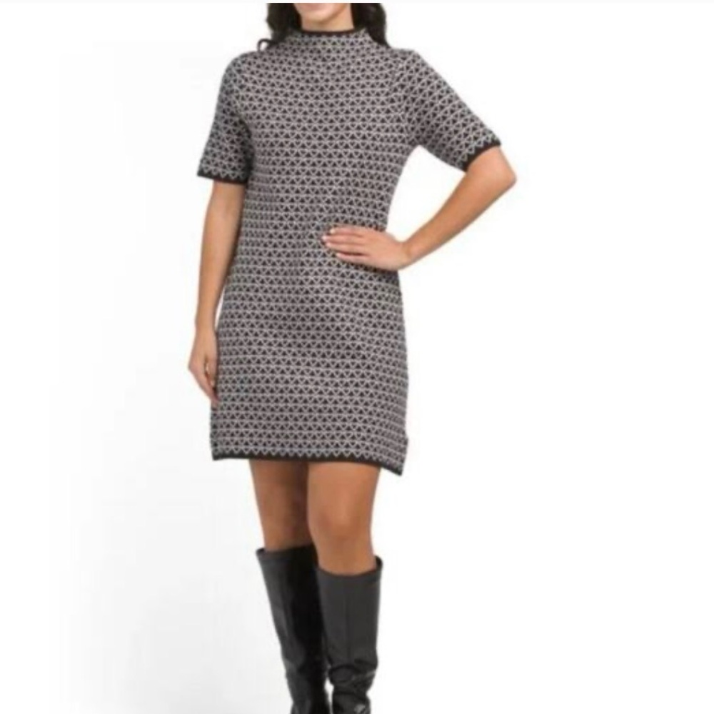 NWT Nicole Miller Size Small Short Sleeve Sweater Dress, Hits Above Knee